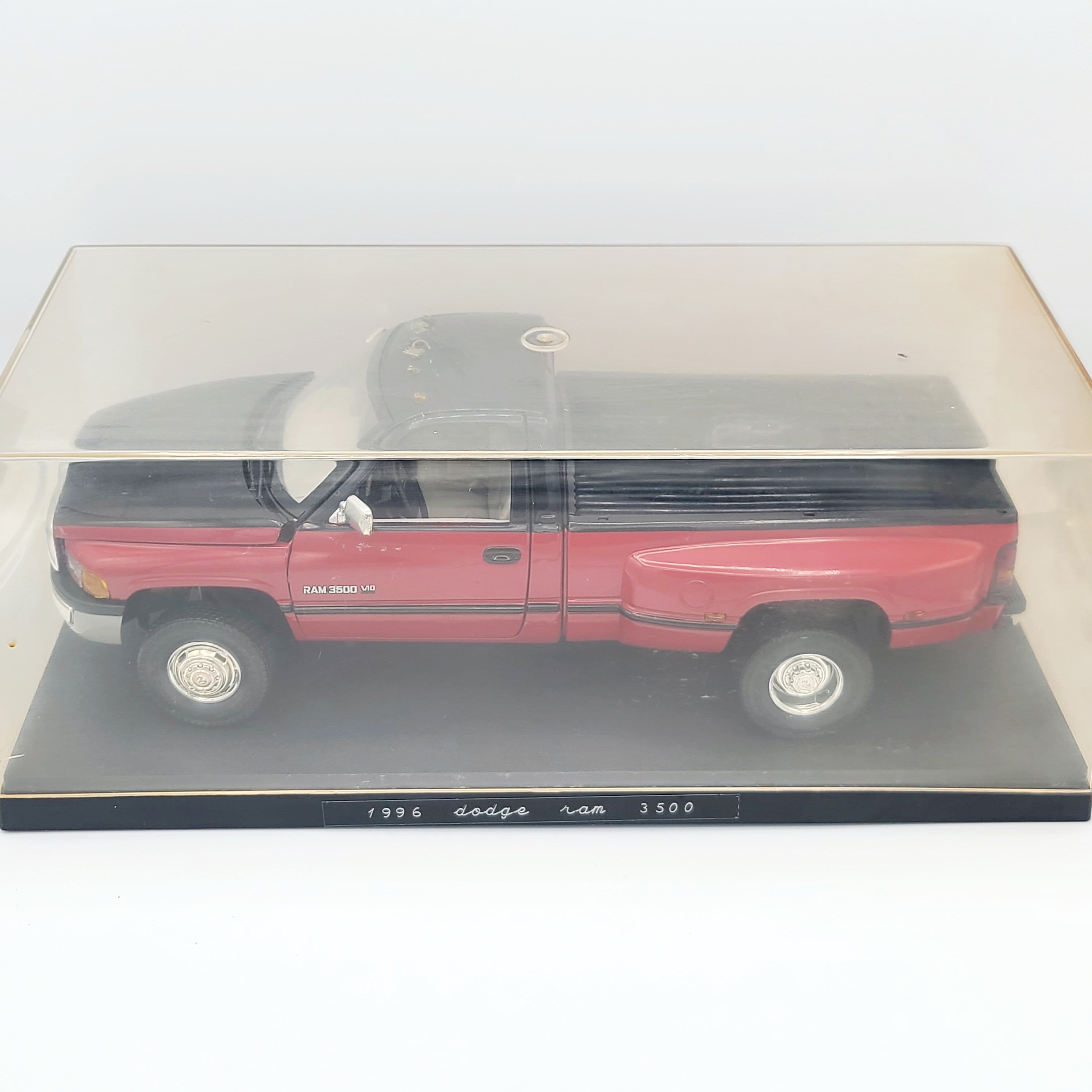 JRL 1:18 Scale - '95 Dodge Ram 3500 V10 Dually Pick-up Truck (Anson/Ertl)